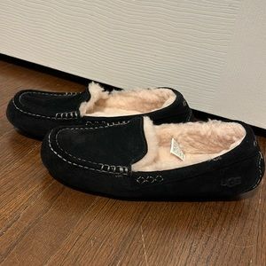 NWOT UGG Ansley Slippers